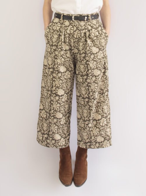 Kit couture pantalon Nomad – modèle porté, vue de face